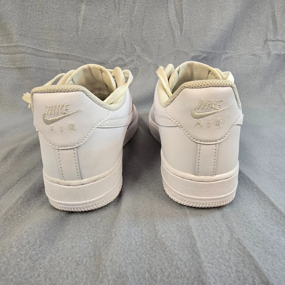 Nike Air Force‎ 1 07 Low Triple White Mens Size 10 Sneakers